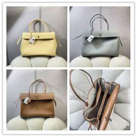 Picture of Chanel Handbags _SKUfw239873383fw
